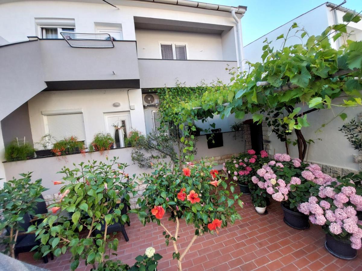 Apartment Eli باغ المظهر الخارجي الصورة